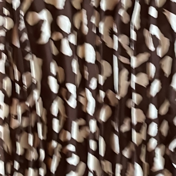 Allison Taylor dress shirt large but like medium - Picture 4 of 5